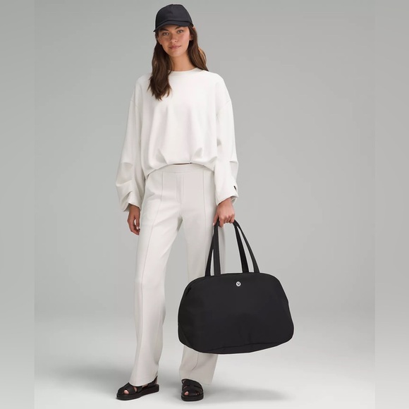 Lululemon City Essentials Bag - Picture 3 of 9